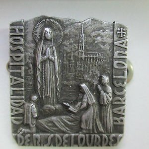MEDALLA RELIGIOSA -BROCHE- HOSPITALIDAD DE NUESTRA SEÑORA DE LOURDES - BARCELONA
