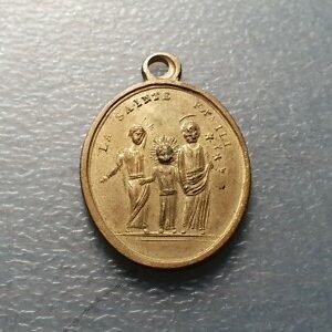 MEDALLA RELIGIOSA LA SAGRADA FAMILIA / LA SANTISIMA TRINIDAD  32x28 mm