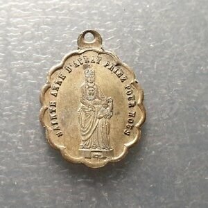 MEDALLA RELIGIOSA SANTE ANNE D' AURAY 25x19 mm