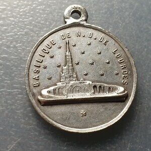 MEDALLA RELIGIOSA BASILICA DE LOURDES / INMACULADA CONCEPCION 38x32 mm