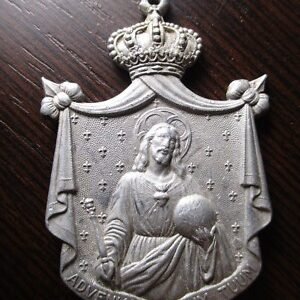 MEDALLA RELIGIOSA GRANDE CORONADA CRISTO CON MUNDO Y CETRO / CRISTO Y UN ANGEL