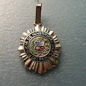 PERU MEDALLA DISTINTIVO POLICIA DE INVESTIGACION DEL PERU 27x20 mm