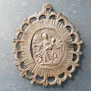 MEDALLA RELIGIOSA ANTIGUA VIRGEN CON NIÑO PLATA 43X37 mm