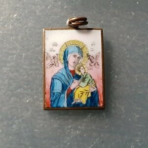 MEDALLA RELIGIOSA VIRGEN MARIA CON NIÑO JESUS ESTILO DE ICONO ESMALTES 23x15 mm