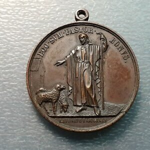 MEDALLA RELIGIOSA CRISTO PASTOR / "OMNIBUS OMNIA FACTVS SVM" 40x35 mm