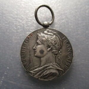 FRANCIA MEDALLA MINISTERIO DE COMERCIO E INDUSTRIA - HONOR Y TRABAJO 1900 PLATA