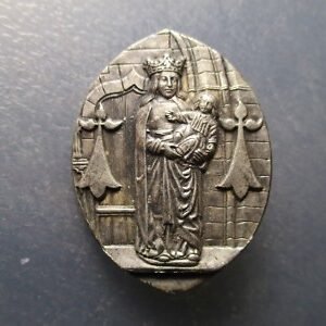 MEDALLA RELIGIOSA BROCHE VIRGEN CON NIÑO - IMAGEN DE TALLA PROB. ESTILO GOTICO
