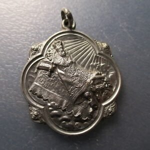 MEDALLA RELIGIOSA 1984 VIRGEN EN LECHO