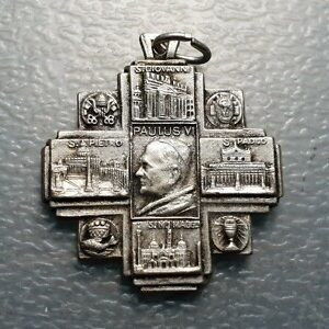 MEDALLA RELIGIOSA PAPA PABLO VI AÑO SANTO JUBILEO 1975 IGLESIAS ROMA 29x26 mm