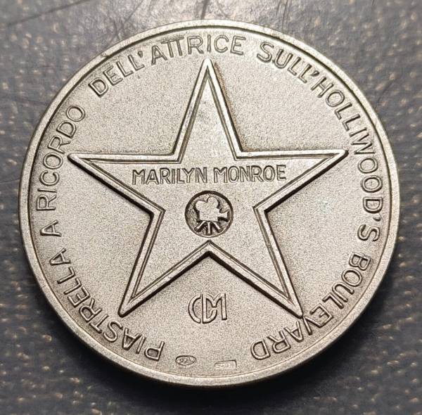 ESTADOS UNIDOS UNITED STATES MEDALLA 1982 20 AÑOS MUERTE MARILYN MONROE PLATA - Imagen 2