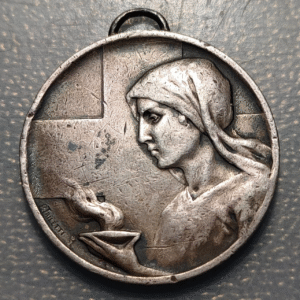 ITALIA CRUZ ROJA MEDALLA PROBABLEMENTE I GUERRA MUNDIAL PLATA