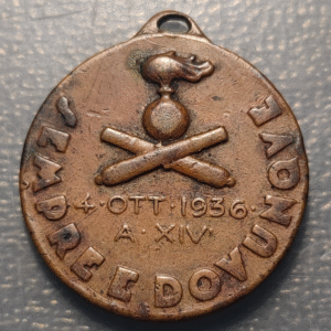 ITALIA BOLOGNA PERIODO MUSSOLINI MEDALLA ENCUENTRO ARTILLERIA 1936 30x27mm 9,67g