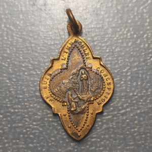 MEDALLA RELIGIOSA FRANCIA LOURDES VIRGEN MARIA SANTUARIO DE LOURDES LATON