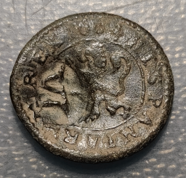 ESPAÑA SPAIN FELIPE IV RESELLADA 6 MARAVEDIS VI 1641 TOLEDO SOBRE 4 MR INGENIO - Imagen 2