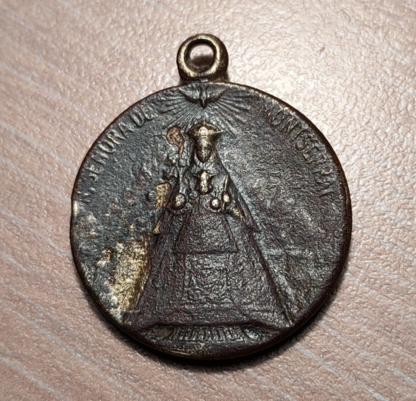 MEDALLA RELIGIOSA NUESTRA SEÑORA DE MONTSERRAT / JESUS 29x24mm 6,41g - Imagen 2