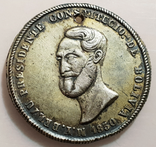 BOLIVIA MEDALLA PRESIDENTE BELZU GILT MEDALLA 1850 TAMAÑO 4 SOLES AGUJERO - Imagen 2