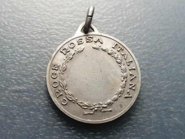 ITALIA CRUZ ROJA RED CROSS MEDALLA 34x30 mm - Imagen 2