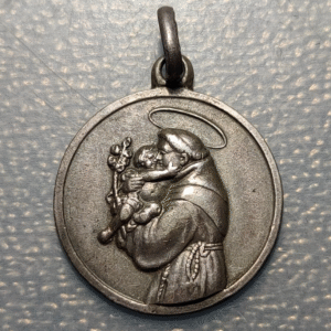 MEDALLA RELIGIOSA SAN ANTONIO DE PADUA METAL PLATEADO 24x20mm