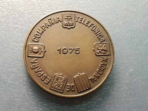 MEDALLA 1975 COMPAÑIA TELEFONICA NACIONAL DE ESPAÑA 50 AÑOS DE SERVICIO 40 mm - Imagen 2