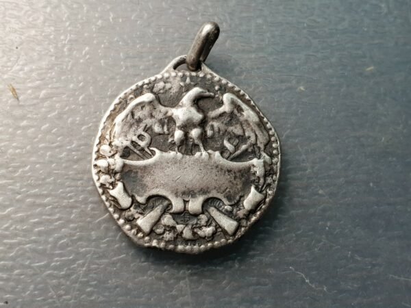 ITALIA MODENA MEDALLA 1910 ? ESCUELA MILITAR MAK P 100 30x27 mm PLATA - Imagen 2
