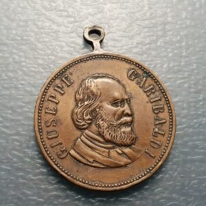 ITALIA MEDALLA GIUSEPPE GARIBALDI / REY UMBERTO I 32x26 mm