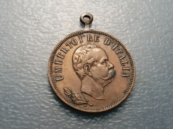 ITALIA MEDALLA GIUSEPPE GARIBALDI / REY UMBERTO I 32x26 mm - Imagen 2