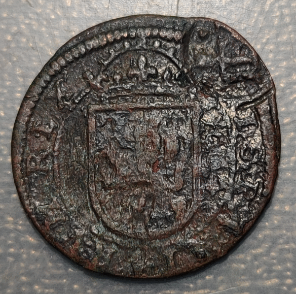 ESPAÑA FELIPE III VIII MARAVEDIS 1607 SEGOVIA CON RESELLO POCO VISIBLE - Imagen 2