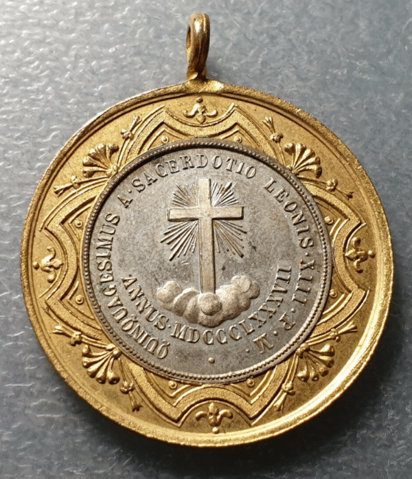 MEDALLA RELIGIOSA BIMETALICA 1887 ROMA PAPA LEON XIII 50 AÑOS SACERDOCIO 39 mm - Imagen 2
