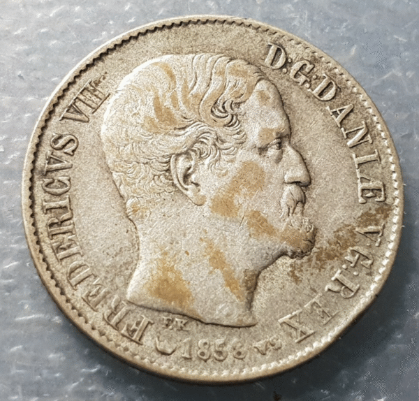 DINAMARCA FREDERICK VII 16 SKILLING 1858 RM CANTO ESTRIADO REEDED EDGE KM765 MBC