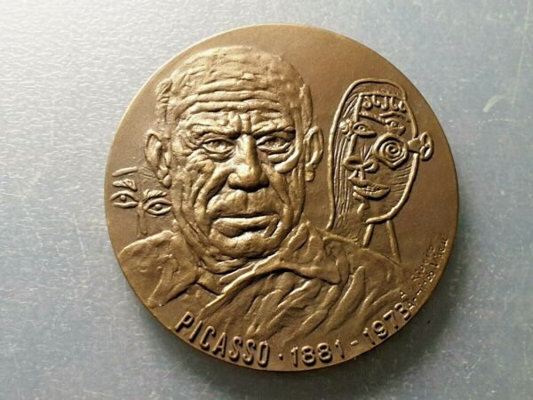 SPAIN PABLO PICASSO GUERNICA LARGE BRONZE MEDAL 69 mm