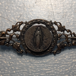 MEDALLA RELIGIOSA BROCHE SIN AGUJA VIRGEN 13x40mm