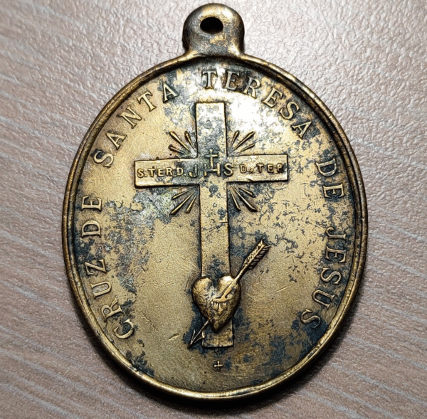 MEDALLA RELIGIOSA CRUZ DE SANTA TERESA DE JESUS / CENTENARIO S. TERESA DE JESUS - Imagen 2