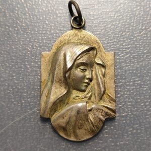 MEDALLA RELIGIOSA VIRGEN DOLOROSA METAL PLATEADO 45x27mm