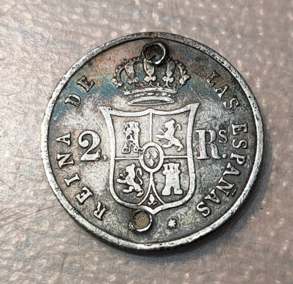 ESPAÑA SEVILLA ISABEL II 2 REALES 1863? 2 AGUJEROS - Imagen 2