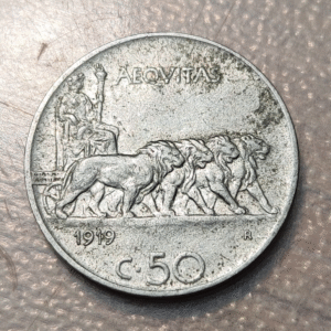 ITALIA REINO VITTORIO EMANUELE III 50 CENTIMOS 1919 LEONES CANTO LISO MBC ESCASA