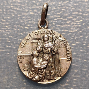 MEDALLA RELIGIOSA SAN BLAS OBISPO Y MARTIR 20x16mm