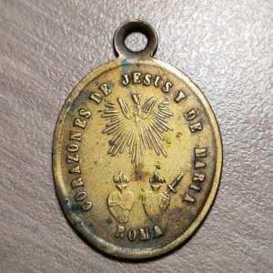 MEDALLA RELIGIOSA ROMA CORAZONES DE JESUS Y MARIA / VIRGEN PUÑALES 28x19mm 2,09g