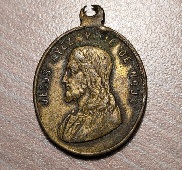 MEDALLA RELIGIOSA FRANCIA LA VIRGEN / JESUS 27x24mm 3,65g - Imagen 2