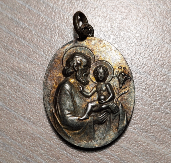 MEDALLA RELIGIOSA SAN JOSE CON NIÑO JESUS 25x22mm 2,03g