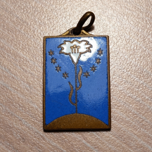 MEDALLA RELIGIOSA CON ESMALTES BEATI MUNDO ORDEN CANTO GREGORIANO 23x14mm 2,88g