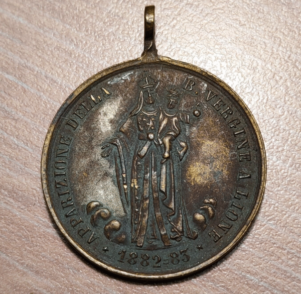 MEDALLA RELIGIOSA LYON APARICION DE LA VIRGEN 1882-83 35x28mm 6,75g