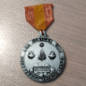 MEDALLA RELIGIOSA SANTIAGO AÑO JUBILAR 1937 ALUMINIO 30x26mm 1,85g