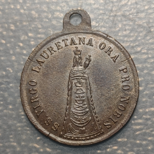 MEDALLA RELIGIOSA 1883 VIRGEN DE LORETO SANTUARIO LATON 21x18mm