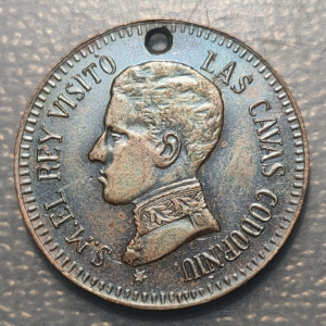 MEDALLA CAVAS CODORNIU VISITA DE ALFONSO XIII A CAVAS CODORNIU 1904 AGUJERO