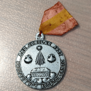 MEDALLA RELIGIOSA SANTIAGO AÑO JUBILAR 1937 ALUMINIO 30x26mm 1,49g