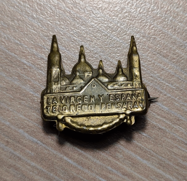 MEDALLA RELIGIOSA PIN BROCHE ZARAGOZA CATEDRAL VIRGEN DEL PILAR 20x20mm 0,75g