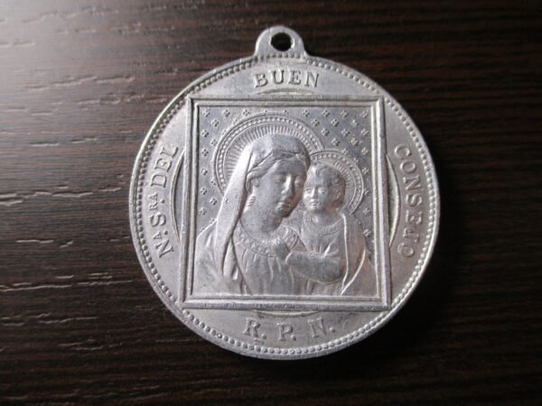 MEDALLA RELIGIOSA NUESTRA SEÑORA DEL BUEN CONSEJO / OSTENSORIO ENTRE ANGELES