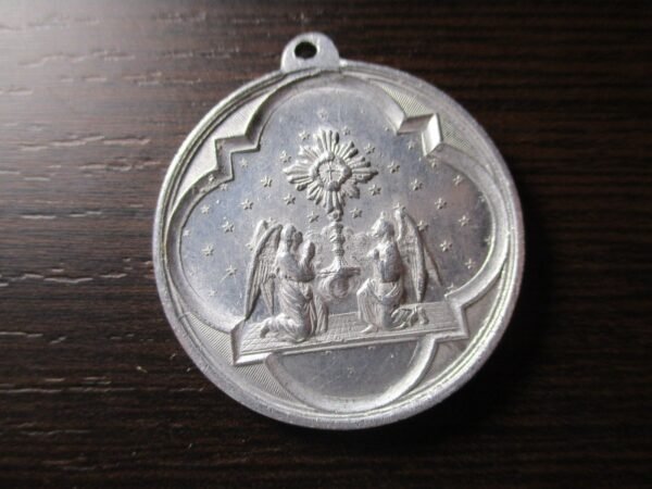 MEDALLA RELIGIOSA NUESTRA SEÑORA DEL BUEN CONSEJO / OSTENSORIO ENTRE ANGELES - Imagen 2