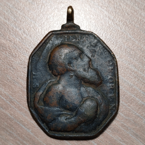 MEDALLA RELIGIOSA VIRGEN CON NIÑO / SANTO SIN IDENTIFICAR
