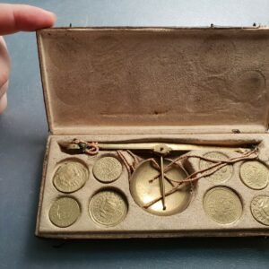 PONDERAL COIN WEIGHT ESTUCHE CON BASCULA Y 8 PONDERALES 182x82 mm